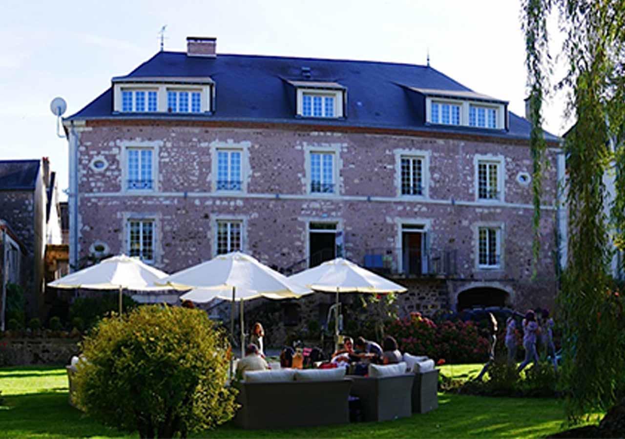 Logis - Auberge De L'Abbaye Thiron-Gardais Eksteriør bilde