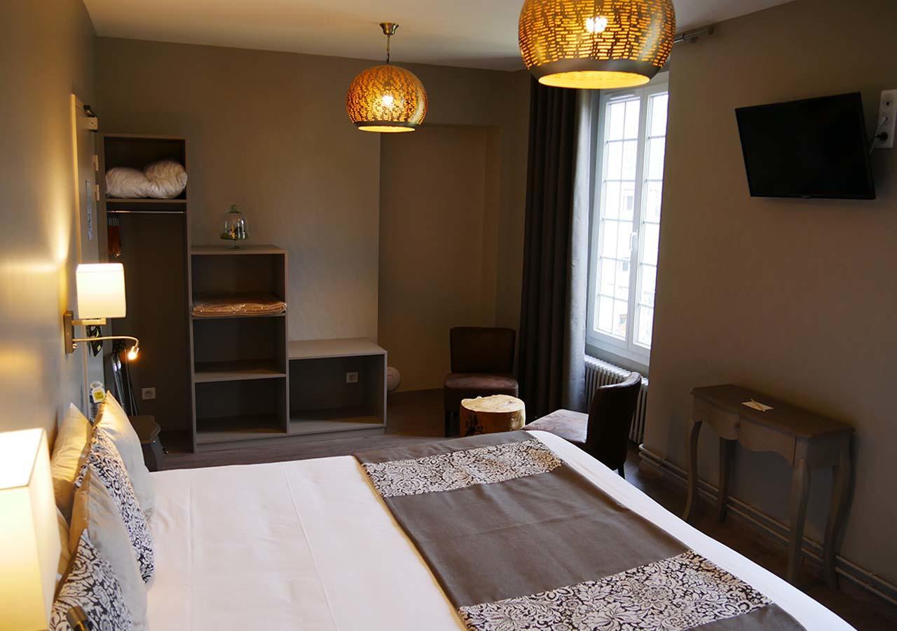 Logis - Auberge De L'Abbaye Thiron-Gardais Eksteriør bilde