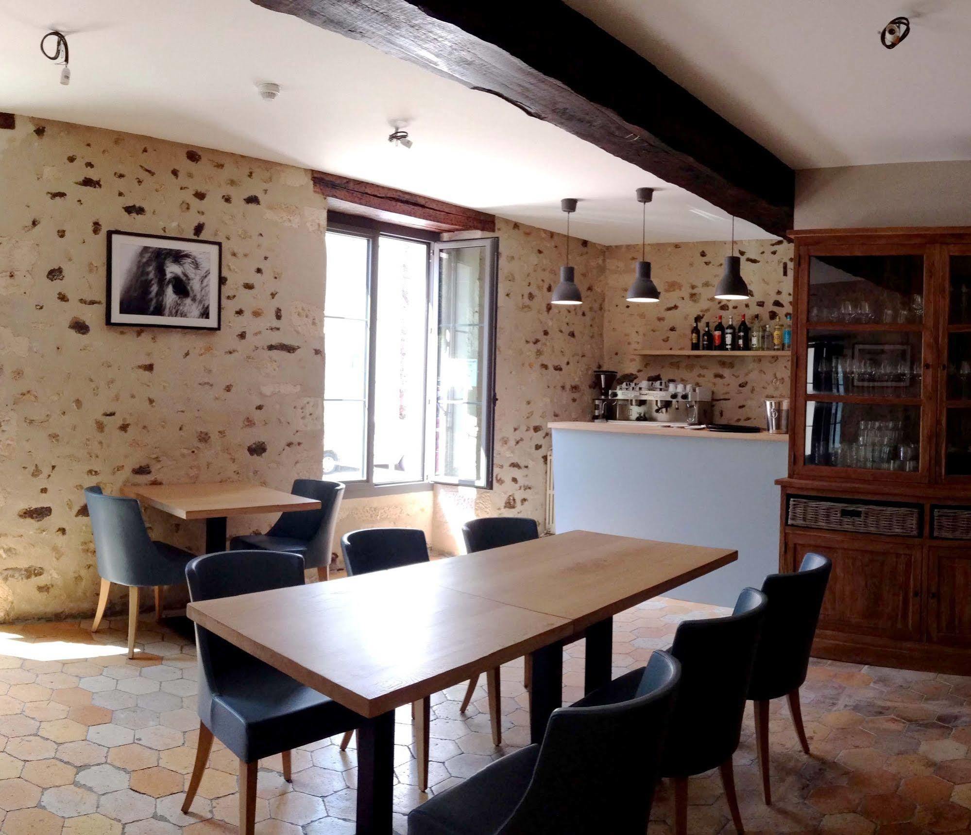 Logis - Auberge De L'Abbaye Thiron-Gardais Eksteriør bilde