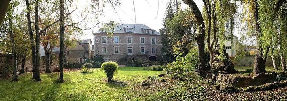 Logis - Auberge De L'Abbaye Thiron-Gardais Eksteriør bilde