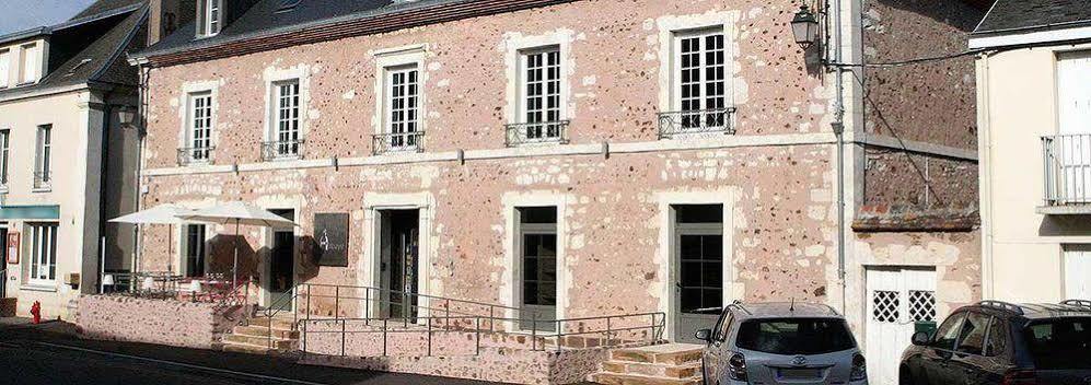 Logis - Auberge De L'Abbaye Thiron-Gardais Eksteriør bilde